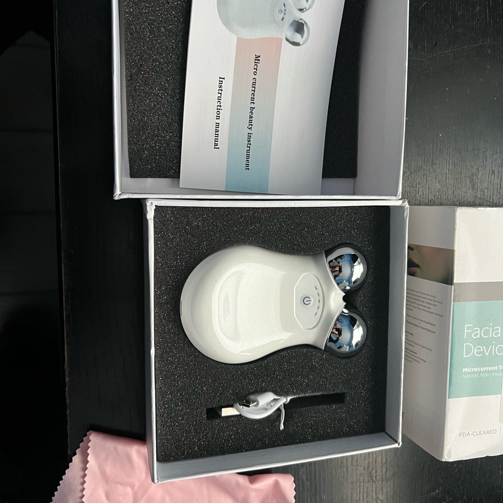 Micro current face tightening